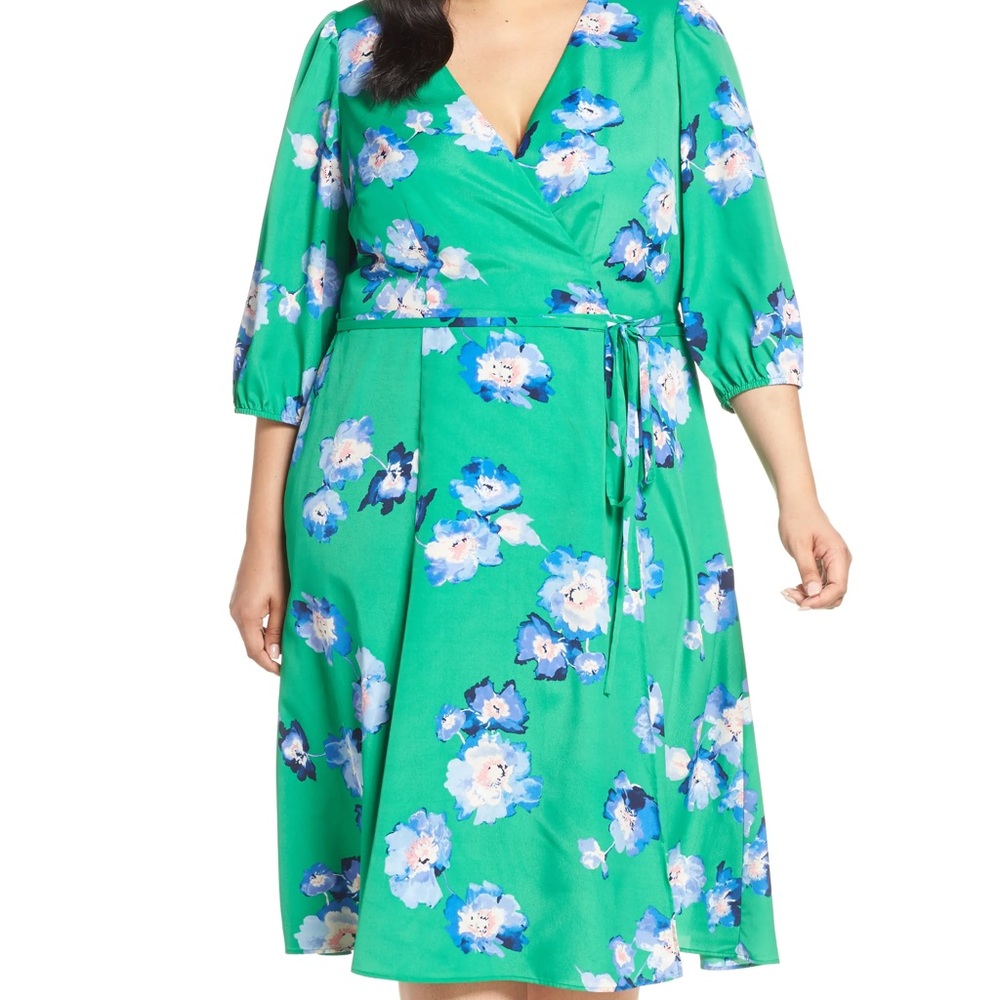 NWOT Chiffon faux-wrap dress 👗